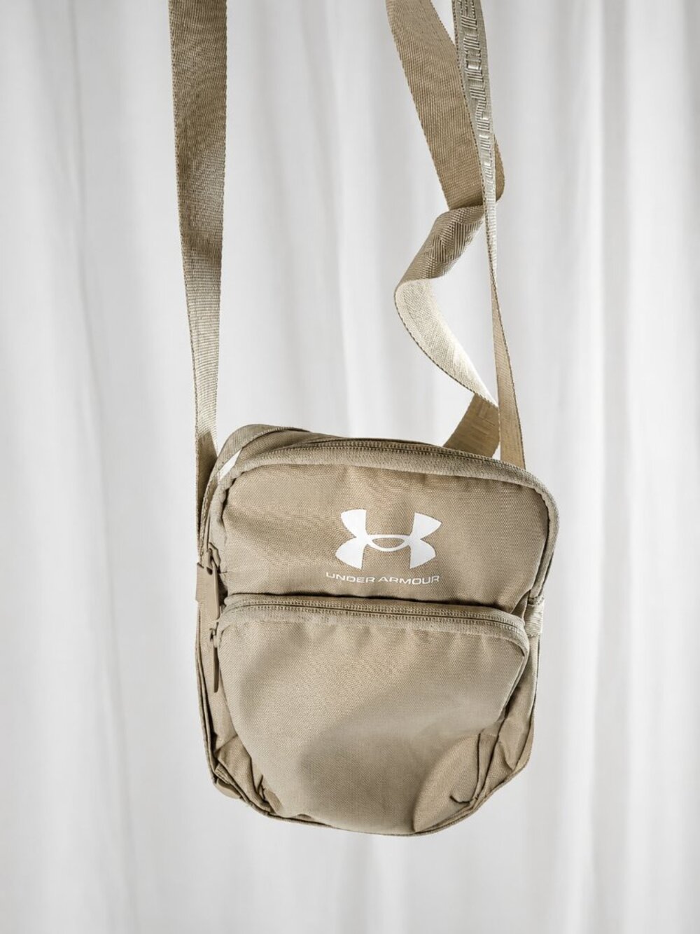 Under Armour Beige Crossbody Bag Adjustable Strap Travel Gym Everyday